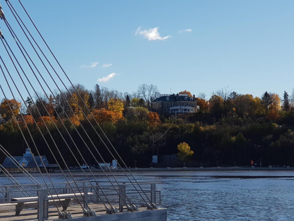 Kokomo Inn Bed And Breakfast Ottawa-Gatineau'S Only Tropical Riverfront B&B On The National Capital Cycling Pathway Route Verte #1 - For Adults Only - Chambre D'Hotes Tropical Aux Berges Des Outaouais Bnb #17542O Zewnętrze zdjęcie