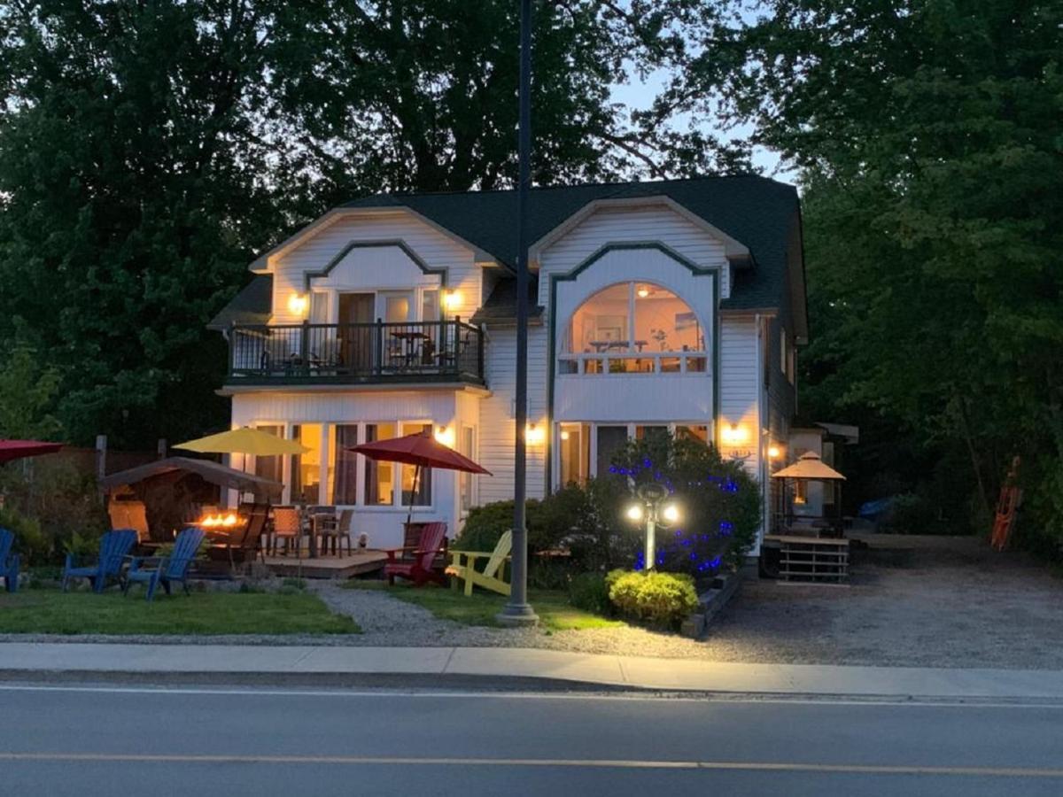 Kokomo Inn Bed And Breakfast Ottawa-Gatineau'S Only Tropical Riverfront B&B On The National Capital Cycling Pathway Route Verte #1 - For Adults Only - Chambre D'Hotes Tropical Aux Berges Des Outaouais Bnb #17542O Zewnętrze zdjęcie