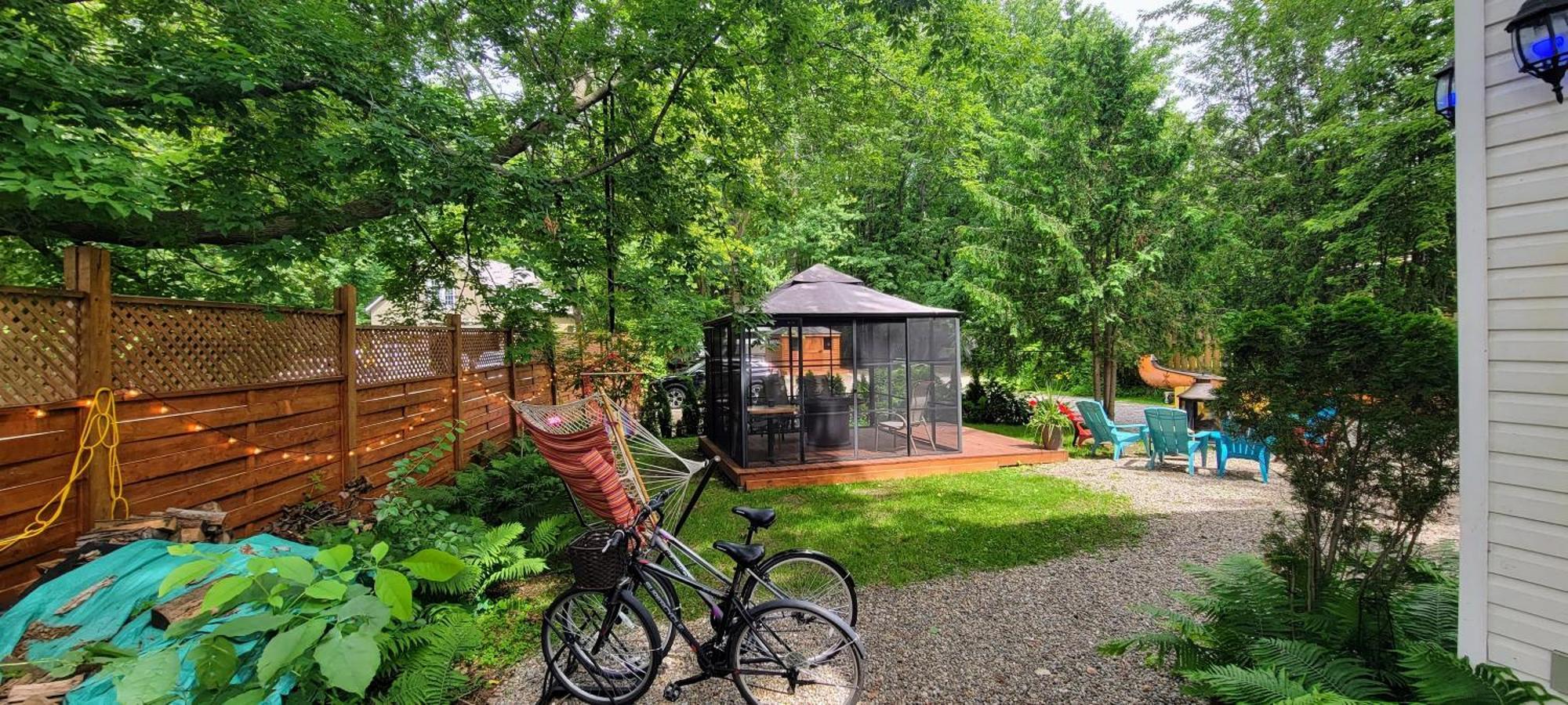 Kokomo Inn Bed And Breakfast Ottawa-Gatineau'S Only Tropical Riverfront B&B On The National Capital Cycling Pathway Route Verte #1 - For Adults Only - Chambre D'Hotes Tropical Aux Berges Des Outaouais Bnb #17542O Zewnętrze zdjęcie